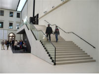 Treppe im neuen Innenhof vom Albertinum