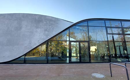 Carbonbetonnhaus TU Dresden: Wand dreht sich zu einem Dach.