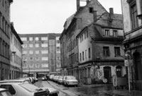Rähnitzgasse mit Blick zu den Plattenbauten am Neustädter Markt von ihrer Rückseite, Foto: 1987 