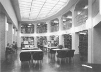 Lichthof Stadthaus Dresden während der Zeit als Hauptbibliothek 1968